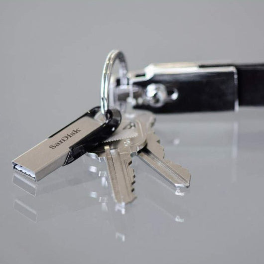 SanDisk Ultra Flare Flash Drive 32GB USB 3.0 - SDCZ73-032G-G46.