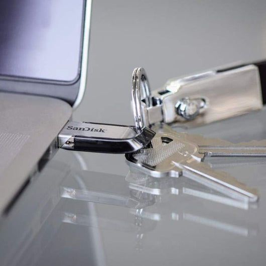 SanDisk Ultra Flare Flash Drive 32GB USB 3.0 - SDCZ73-032G-G46.